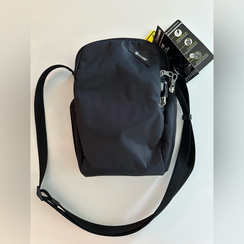 NWT PacSafe Vibe 200 Anti-theft Compact Bag